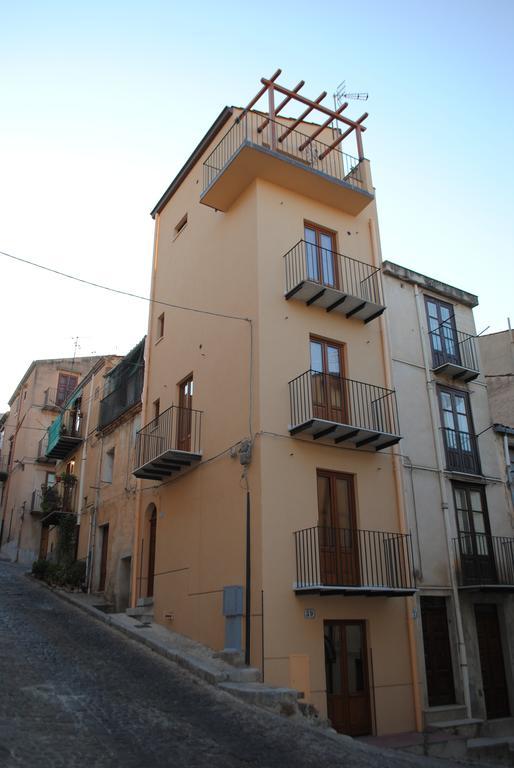 Case Spazioscena - Euterpe Castelbuono  Exterior foto